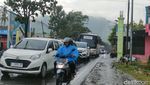 H-1 Lebaran, Limbangan Garut Diguyur Hujan