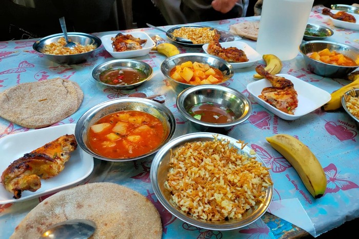 Suasana berburu Maidaturrahman menjelang berbuka puasa di Mesir.