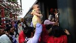 Suasana Mudik Idul Fitri Penuh Sesak di Bangladesh