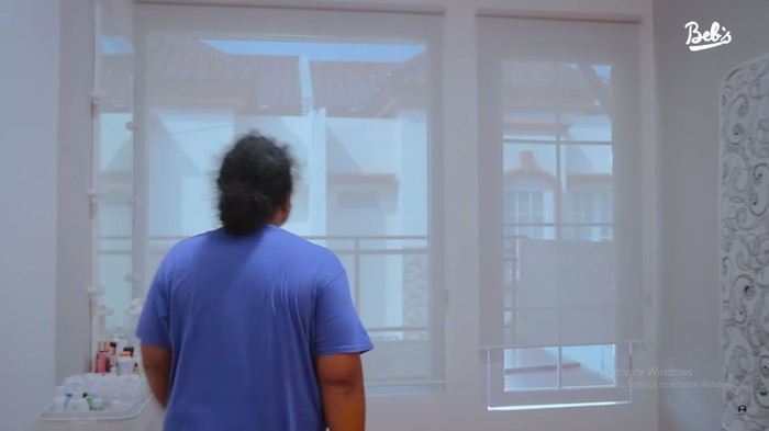 Tampilan dalam kamar utama rumah Babe Cabita setelah direnovasi.