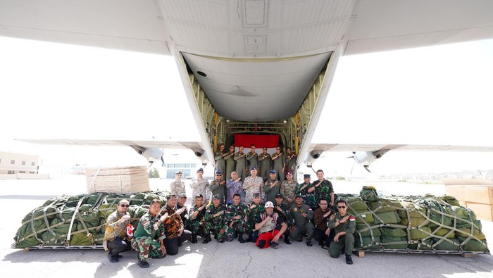 TNI AU berhasil kirim bantuan ke Gaza via udara berkat hasil kolaborasi yang digagas Menhan Prabowo dan Raja Yordania Abdullah II (dok.istimewa)