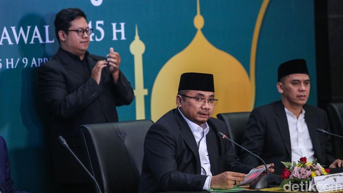 Pemerintah resmi menetapkan 1 Syawal 1445 Hijriah atau Hari Raya Idul Fitri 2024 jatuh pada 10 April 2024. Penetapan ini diputuskan berdasarkan hasil sidang isbat yang digelar Kementerian Agama (Kemenag).