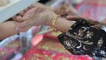 Warga Berburu Perhiasan Emas untuk Dipakai Lebaran