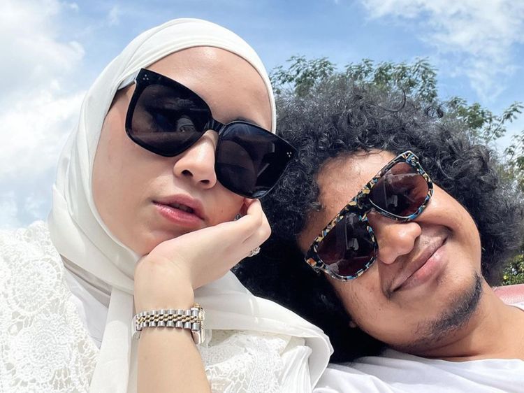 8 Potret Harmonis Komika Babe Cabita & Istri, Kini Tinggal Kenangan