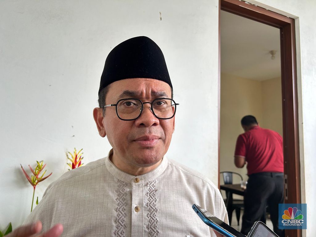 Dirjen Daglu Kemendag Budi Santoso di Kediaman Pribadi Zulhas, Cipinang, Jakarta Timur. (CNBC Indonesia/Martya Rizky)