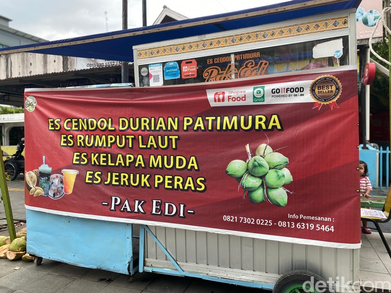 Es Cendol Patimura Pak Edi yang legendaris sejak 1998.