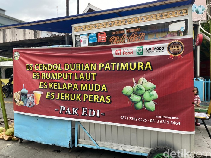 Es Cendol Es Cendol Patimura Pak Edi yang legendaris sejak 1998.
