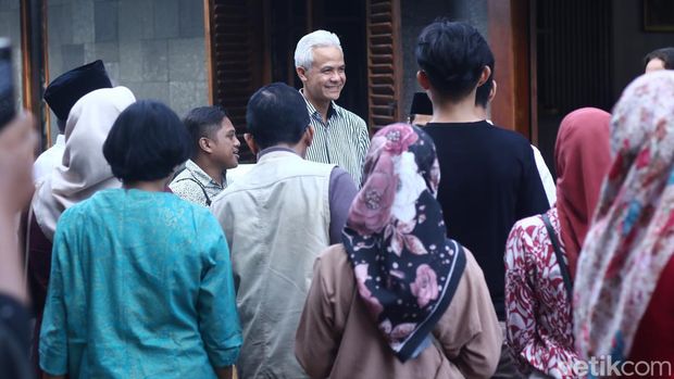 Ganjar Pranowo dan Mahfud Md saat silaturahmi Lebaran di Sleman, Rabu (10/4/2024).