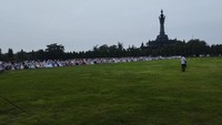 Lapangan Niti Mandala Renon atau Lapangan Puputan Renon menjadi lokasi pelaksanan salat ied umat Islam di Denpasar, Bali. Lapangan itu berada  di Jalan Raya Puputan, sekitar 15 menit berkendara dari Pantai Sanur. Di tengah lapangan ini terdapat monumen ikonik yang sudah mendunia, Monumen Bajra Sandhi atau Monumen Perjuangan Rakyat Bali. (Gangsar Parikesit/detikBali)