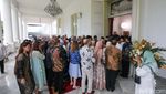 Jokowi Gelar Open House di Istana Negara, Warga Antre Panjang
