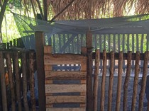 Peternak NTT Pasang Kelambu Cegah ASF, Pejabat Veteriner: Sangat Efektif