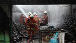 Di Hari Raya, Rumah di Surabaya Ludes Terbakar