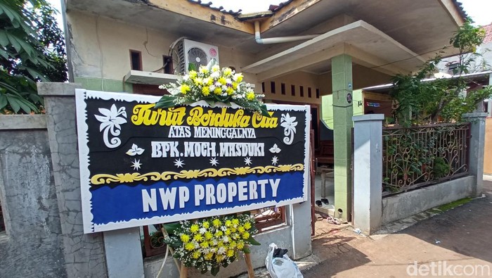 Kediaman Masduki, teknisi yang tewas saat melakukan pemeriksaan di ruang septic tank CSB Mal
