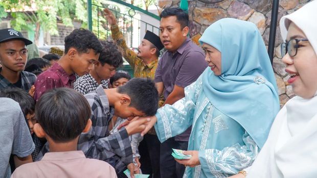 Khofifah open house