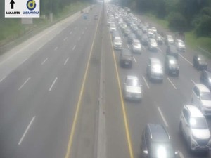 Lalin di Tol Japek dan MBZ Padat Merayap di Sejumlah Titik Saat Lebaran