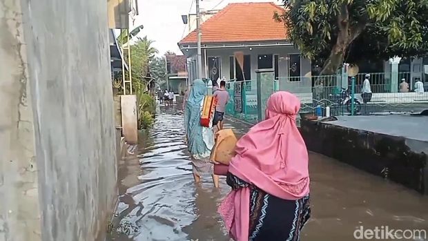 Lebaran saat banjir di Kota Pasuruan