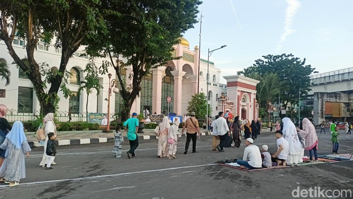Masjid Agung Sultan Mahmud Badaruddin Jayo Wikramo.