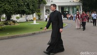 Selain menteri, sejumlah tamu negara juga hadir dalam open house di Istana Negara.