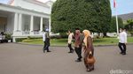Menteri dan Tamu Negara Ikut Antre Salaman dengan Jokowi di Istana