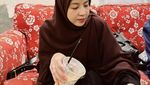 Natasha Rizky Hobi Ngafe Cantik, Paling Suka Minum Kopi!