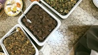 Hari ini (10/4), Natasha Rizky mengunggah foto menu lebaran di rumahnya. Tampak menunya lengkap, dari rendang hingga sambal goreng ati kentang. Foto: Instagram Natasha Rizky