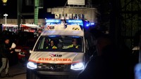Saat ini empat orang dilaporkan masih hilang. Upaya pencarian dilakukan dengan hati-hati karena ada risiko keruntuhan lebih lanjut.