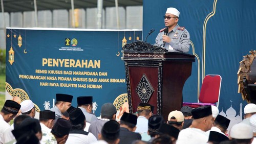 Penyerahan remisi khusus Hari Raya Idul Fitri 1445 Hijriah kepada 934 narapidana di Lapas Kelas IIA Lombok Barat, NTB, Rabu (10/4/2024). (Foto: Istimewa)