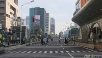 Pedestrian juga tampak hanya ada segelintir orang yang berjalan kaki.