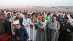 Potret Salat Id di Kompleks Pekuburan Mesir Kuno