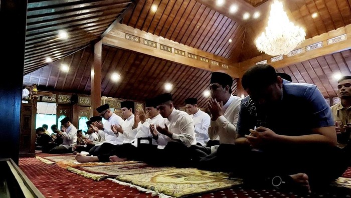 Sholat Idul Fitri Prabowo Subianto, Menyatukan Warga di Hambalang dan Bojong Koneng