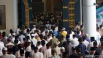 Potret 40 Ribu Jemaah Salat Id di Masjid Al Akbar Surabaya