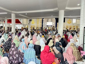 Khotbah di Masjid 99 Kubah, MUI Sulsel Bahas Kepemimpinan Umar bin Khattab