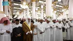 Jemaah Salat Id di Masjid Nabawi Membeludak