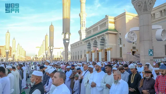 Salat Idul Fitri di Masjid Nabawi, Rabu (10/4/2024).