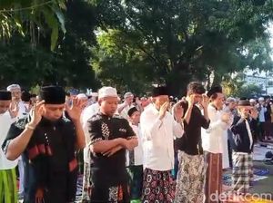 Ribuan Jemaah Khusyuk Salat Id di Masjid Jami Kota Malang
