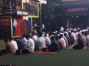 SBY, AHY dan Ibas Salat Idul Fitri 2024 di Pendopo Cikeas