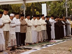 Tata Cara Sholat Idul Adha Lengkap Niat dan Bacaan Takbirnya