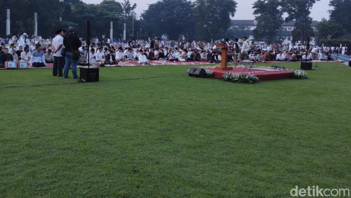 Suasana salat Id di Lapangan Gasibu