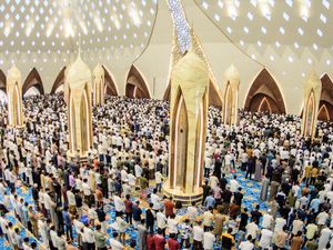 Tata Cara Sholat Idul Adha Beserta Niat Imam, Makmum, dan Sendiri