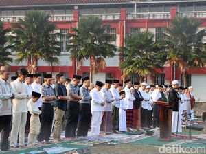 Salat Idul Fitri di Lapas Sukamiskin, Setnov di Saf Terdepan