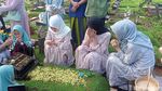 Tamara Tyasmara Menangis saat Ziarah ke Makam Dante