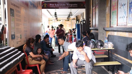 Warga napi mendatangi Lapas Tabanan saat Idul Fitri, Rabu (10/4/2024). (Dok. Lapas Tabanan)