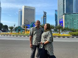 Warga Sengaja Berfoto di Bundaran HI saat Lebaran: Kapan Lagi Lengang