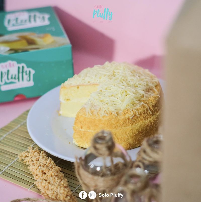 7 Oleh-oleh Makanan Solo, Roti Klasik Sejak 1811 hingga Pukis Kekinian