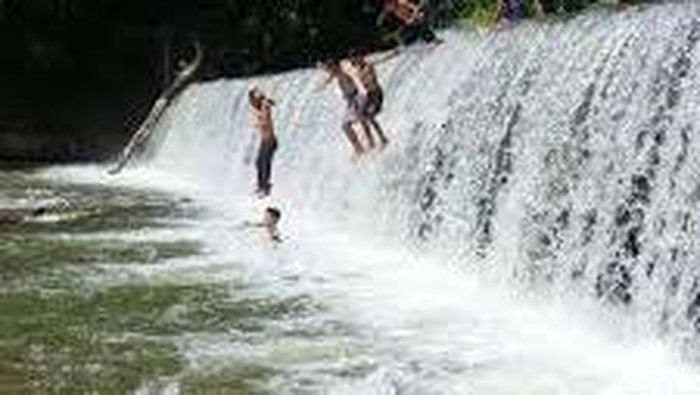Air Terjun Bendungan Paiker di Empat Lawang