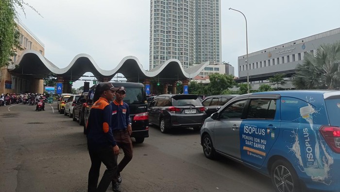 Antusiasme Hari Raya Waisak Dongkrak Kunjungan Ancol, 37.000 Wisatawan Padati Taman Impian