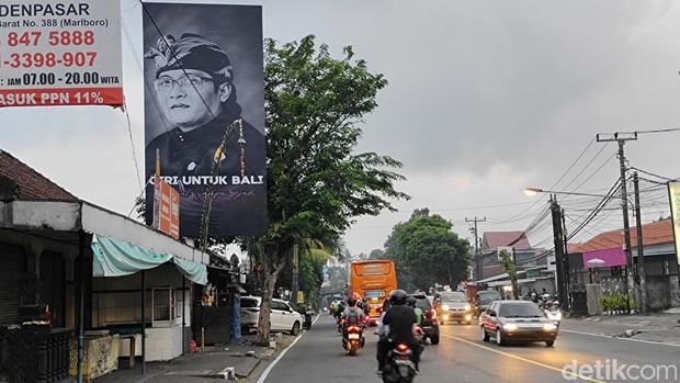 Baliho Giri Prasta mulai bermunculan jelang Pilgub Bali 2024.