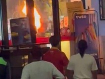 Kronologi Bule Kekar Mengamuk-Hajar Orang lalu Dikunci di Minimarket