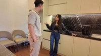 Area dapurnya masih belum terisi penuh. Verrel tidak membawa furniture dapur dari rumah lama ke rumah baru karena berbeda konsep. Foto: YouTube Fuji An