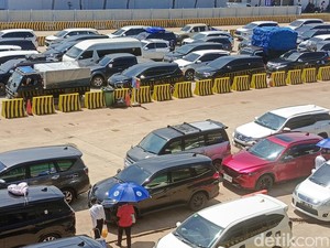 Dermaga Eksekutif Pelabuhan Bakauheni Mulai Dipadati Pemudik